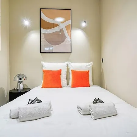 Cosy #louvres #opera Sentier باريس